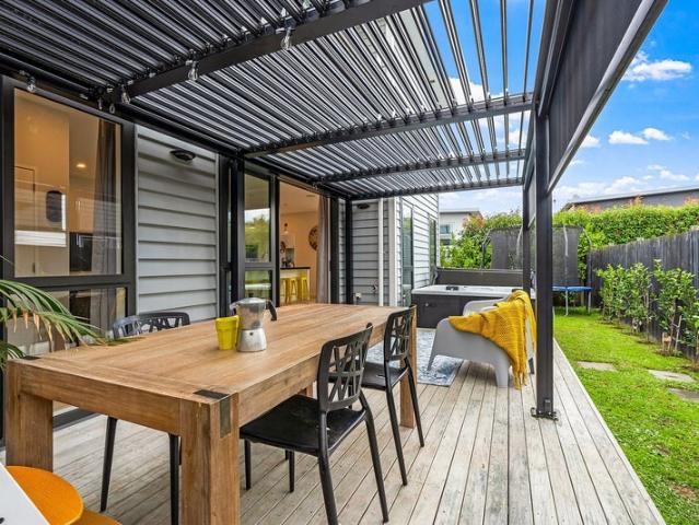 orewa, 5 bedrooms