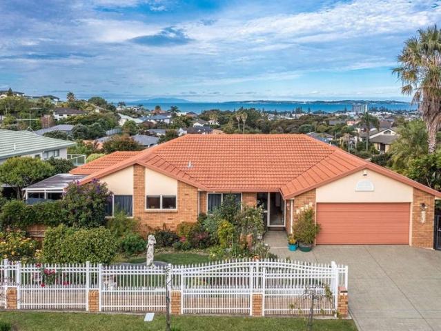 orewa, 3 bedrooms
