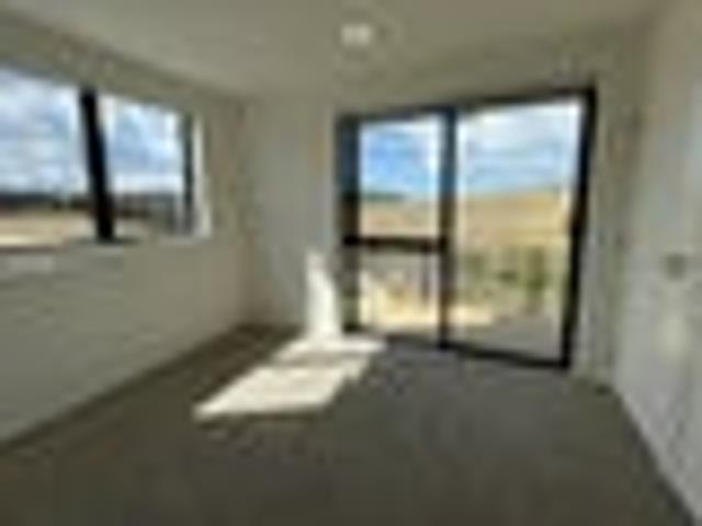 Orewa, 3 bedrooms, $720 pw