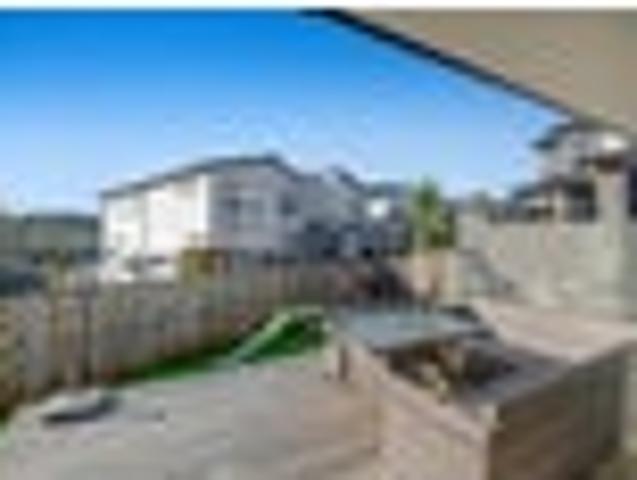 Orewa, 3 bedrooms, $780 pw
