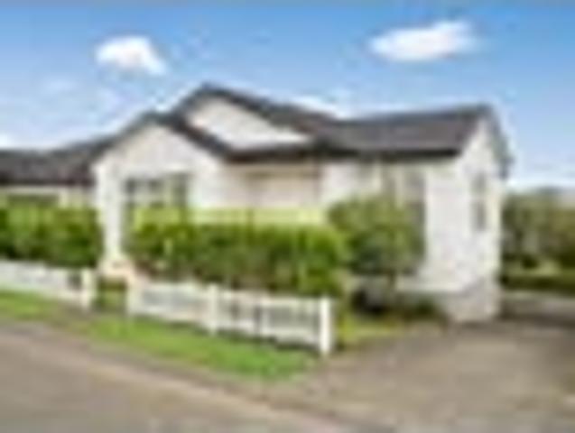 Orewa Modern Family house with Income Potential !