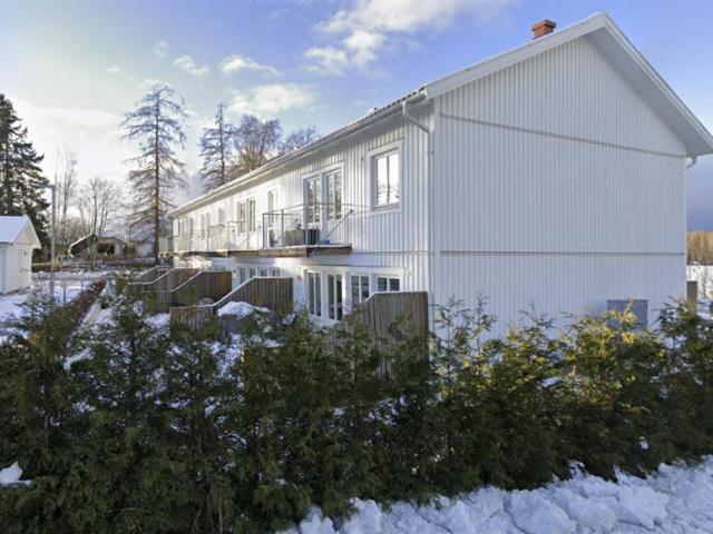 Örebro 7rok 24mån 15.180kr/mån