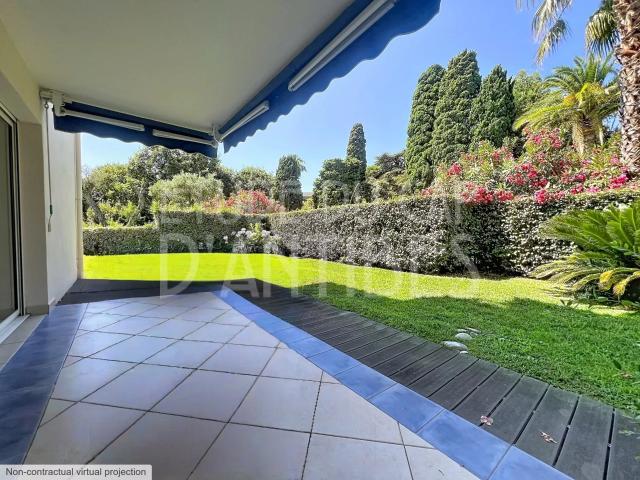 Appartement de standing dans résidence avec piscine. 2 chambres 2 bains. Orée du Cap d'Antibes