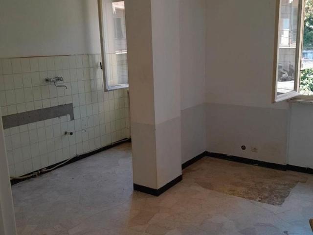 Oregina grazioso bilocale con residenza e balcone