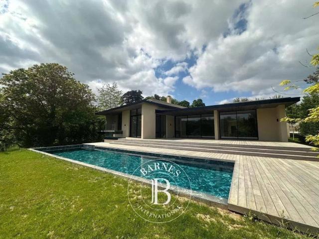 Orgeval – exceptionnelle villa d’architecte neuve dans un enviro