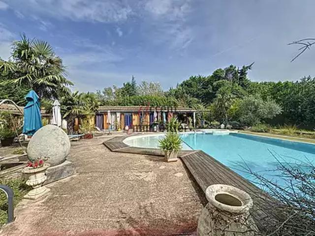Orgon 13660 Achat / Vente maison 12 pièces t12 au dernier étage piscine