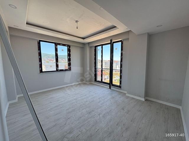 Orhangazi Mahallesinde Satılık 2+1 Ferah Arakat Daire