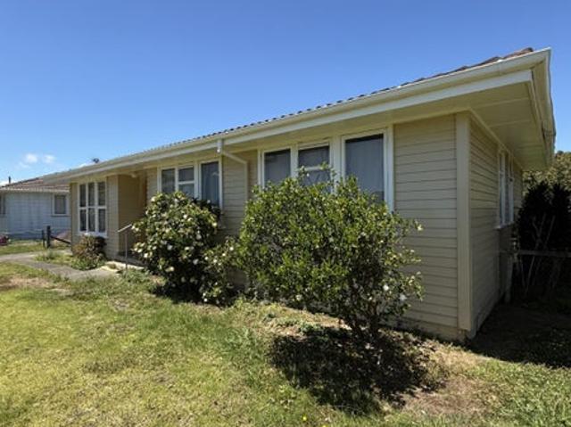 Original 3 Bedroom Home FOR REMOVAL