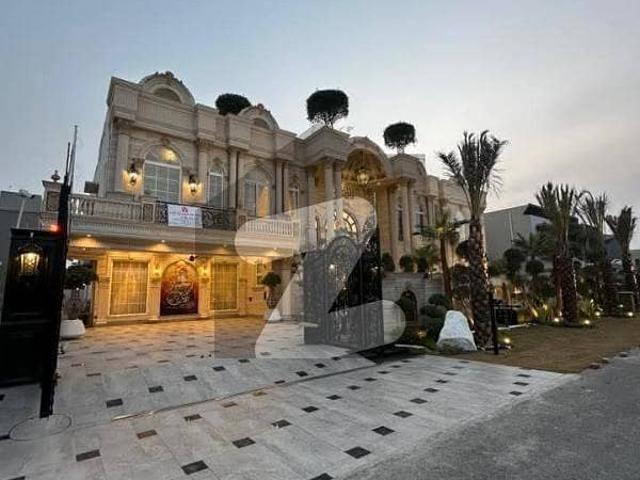 Original add 2 kanal taj mahal bungalow full furnished basement with pool cenima near raya