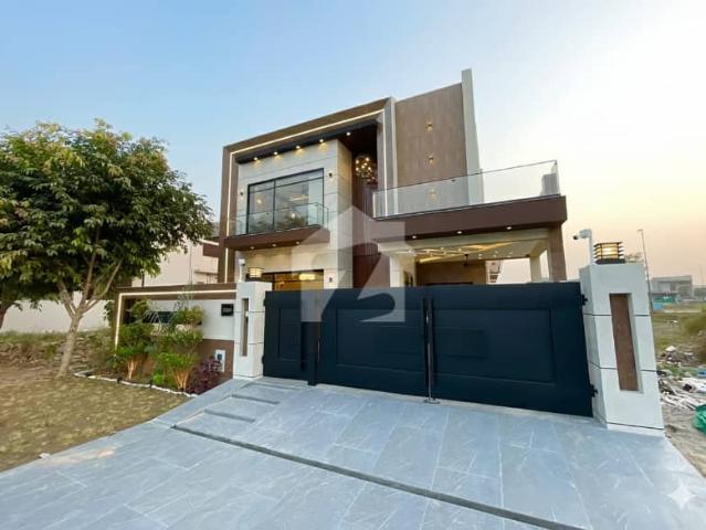 Original Pictures Unfurnished Luxury House DHA Very Hot Location Near TO Park And Market
