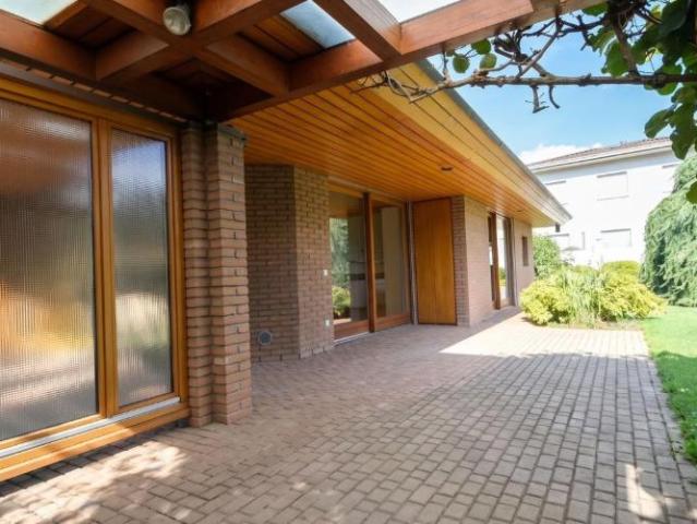 Origlio Villa mit grossem Grundstück und Privatsphäre