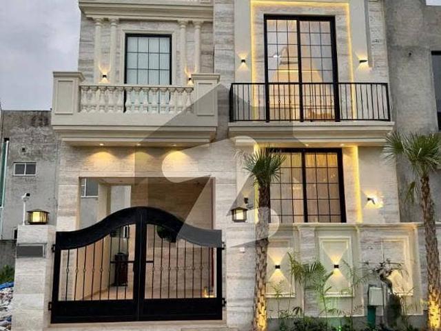 Orignal price and pics ultra luxury 5 marla classic villa designer house prime location in dha lahore