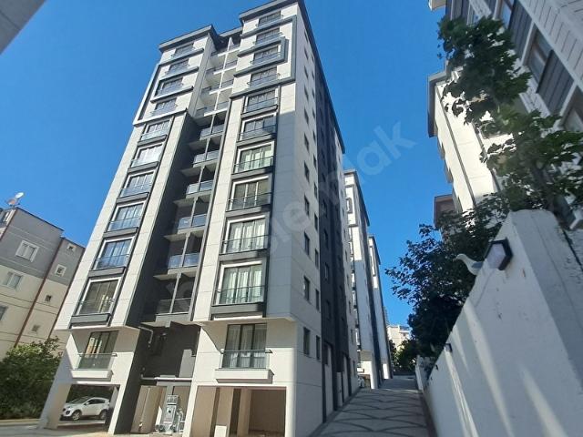 ORJİN EMLAKTAN SİTE İÇERSİNDE KİRALIK SIFIR ARAKAT DAİRE