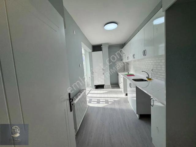 Çorlu Muhittin Cadde Cephe Full Yapılı Arakat 3 + 1