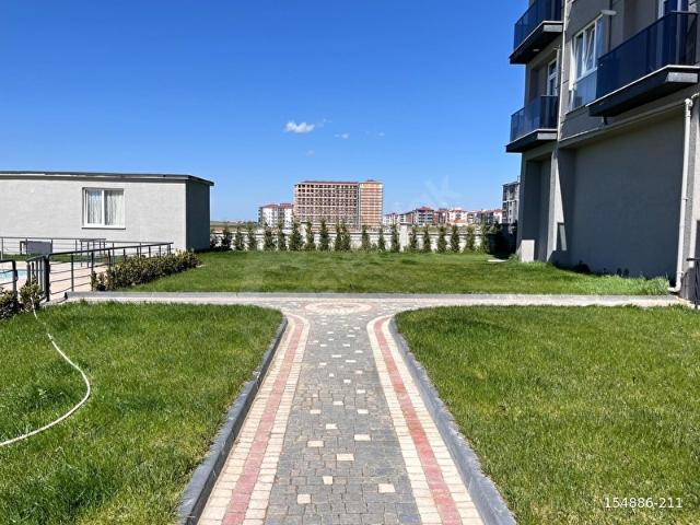 ÇORLU MERKEZDE HAVUZLU SİTE İÇİNDE 1+1 SIFIR DAİRE