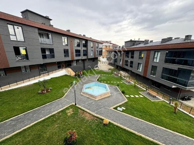 Çorlu Nusratiye Mahallesi'nde Güvenlikli Sitede Lüks 1+1 Kiralık