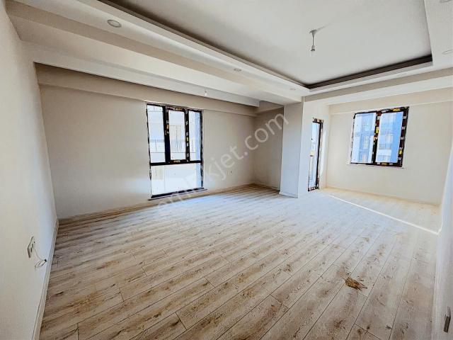 Çorlu Ç.çeşmede Havuzlu Site İçinde 2+1 Geniş Daire