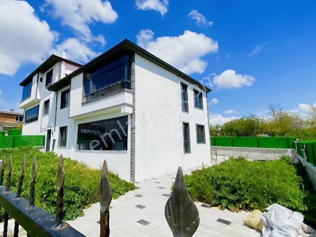 Çorlu Türkücü'nde 3+1 Satılık Müstakil Bahçeli Villa