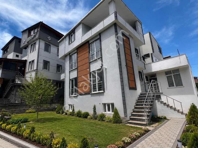 Çorlu Zafer Mahallesinde Villa Konforunda Dev Yaşam Alanı!
