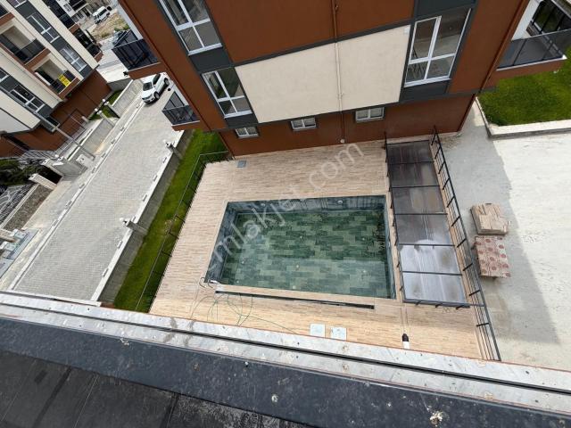 Çorlu 3 Bloklu Site İçinde Havuz Cephe Satılık 1+1 Sıfır Daire