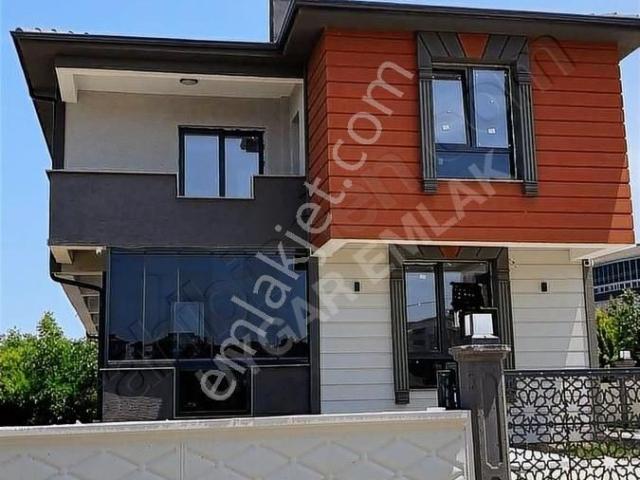 Çorluda Şehrin Merkezinde Satılık Lüks 4+1 Villa