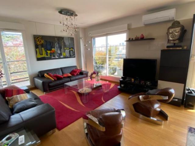 ORLEANS FBG BANNIER, Penthouse Meublé développant 124m2 Orléans 45000