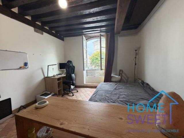 ORLEANS PLACE CROIX MORIN T1 MEUBLE