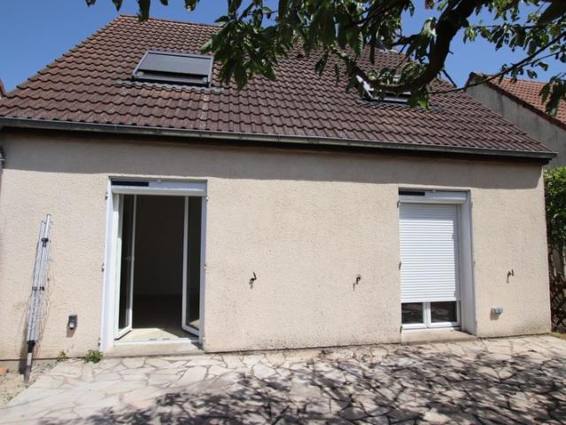 ORLEANS SUD, au calme, maison non mitoyenne de 100m2 avec garage classée énergétiquement en C