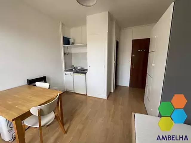 Orléans 45000 Location appartement 1 pièce t1 au dernier étage