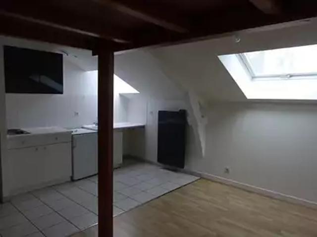 Orléans 45000 Location appartement 1 pièce t1 au dernier étage