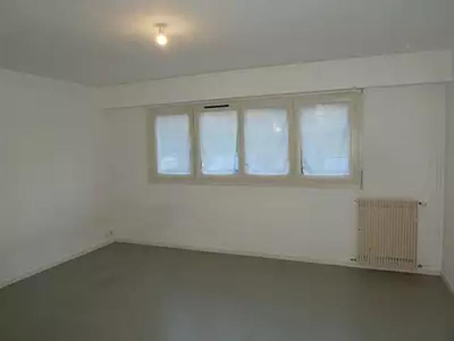 Orléans 45000 Location appartement 1 pièce t1 au dernier étage