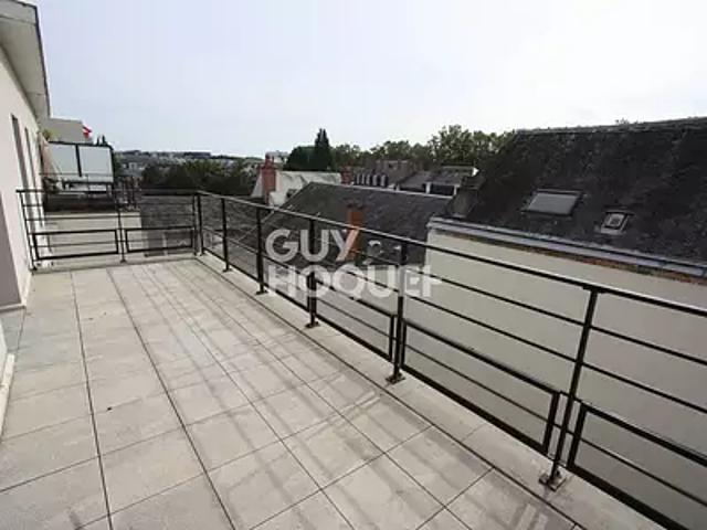 Orléans 45000 Location appartement 1 pièce t1 au dernier étage terrasse