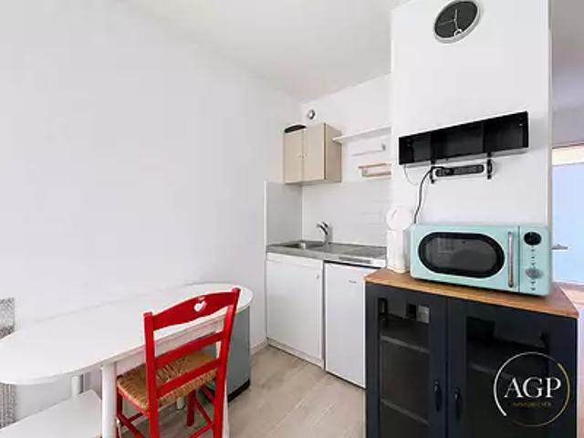 Orléans 45000 Location appartement 1 pièce t1 au dernier étage parking