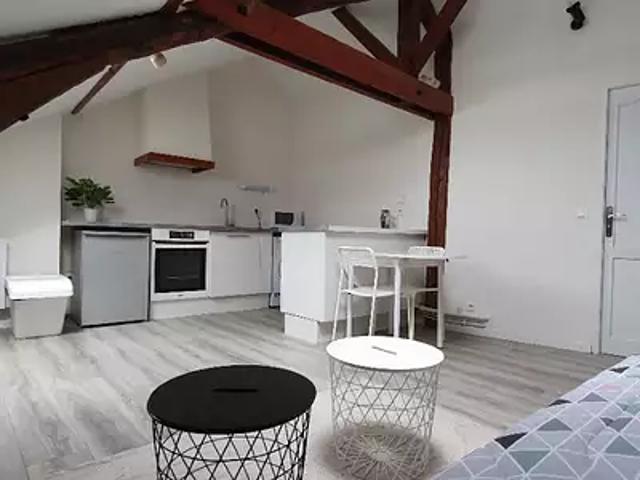 Orléans 45000 Location appartement 1 pièce t1 au dernier étage parking