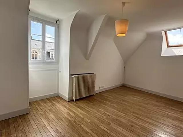 Orléans 45000 Location appartement 2 pièces t2 au dernier étage