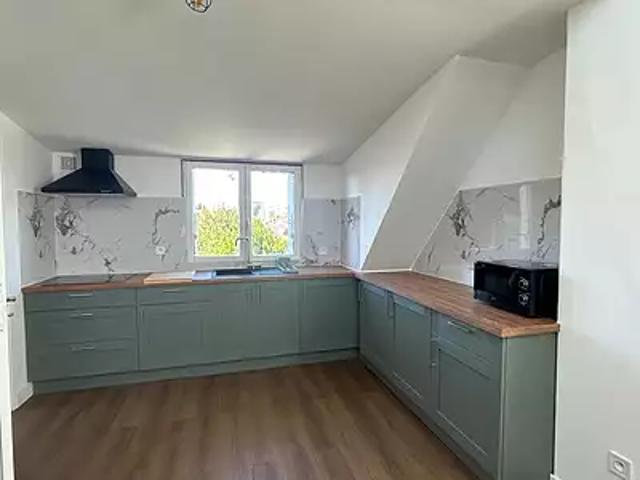 Orléans 45000 Location appartement 2 pièces t2 au dernier étage cave
