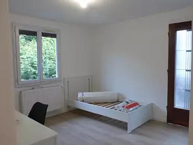 Orsay 91400 Location appartement 1 pièce t1 au dernier étage parking