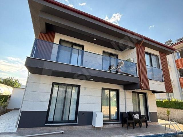 ORTACA 'DA HAVUZLU, EŞYALI, MÜSTAKİL 5+1 KİRALIK VİLLA