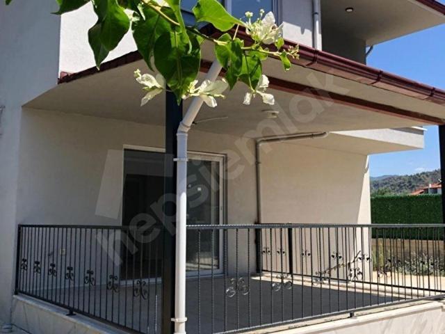 ORTACA MERKEZDE BAHÇELİ SIFIR 3+1 VİLLA