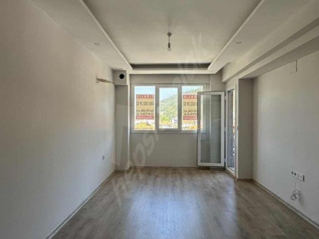 ORTACA MERKEZİ KONUM DA KİRALIK 1+1 DAİRE