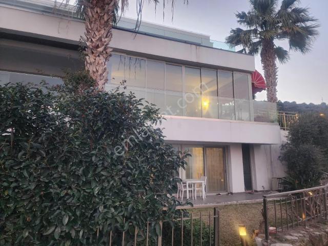 Ortakent Yahşi De Prestijli Site İçinde Plajlı 5+1 Dubleks Daire