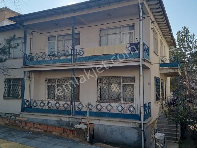 Çorum Merkezde 5 Kat İmarlı, 2 Katlı Müstakil Bina Satılık