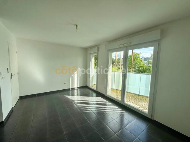 ORVAULT APPARTEMENT 1 CHAMBRE LUMINEUX BALCON PLACE DE STATIONNEMENT