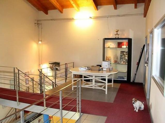 Orvieto Fraz. Sferracavallo –Vendesi ampio propriet uso commerciale