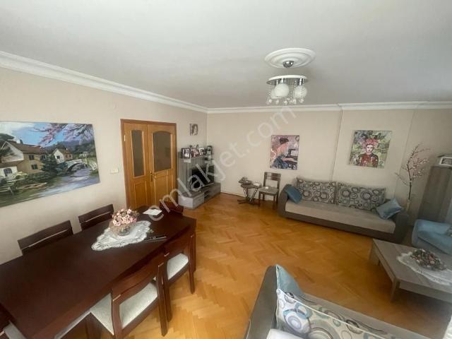 Oryaş Emlaktan Ataşehir İçerenköyde 140m2 3+1 Arakat Daire