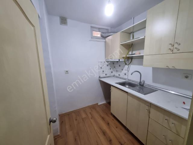 Oryaştan İçerenköy Muhtarlık Civarı 50m2 1+1 Bodrum Daire
