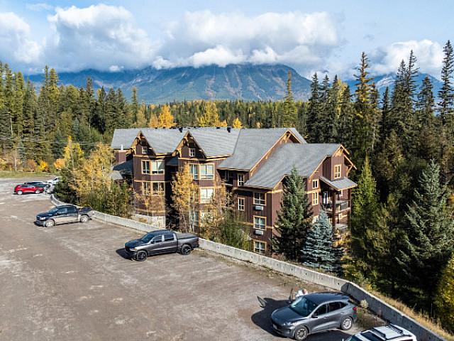 Own 1/4 Of A Years Usage Time Fernie Resort Property