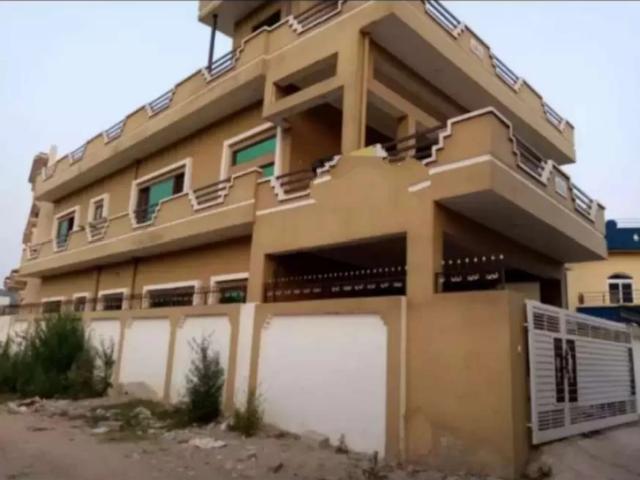 Owner build 10 Marla corner house in Banigala Islamabad Judicial Town ID 35165