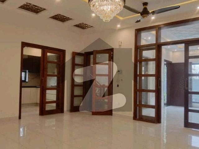 Owner Build 10 Marla House In Bahria Town Lahore For Sale