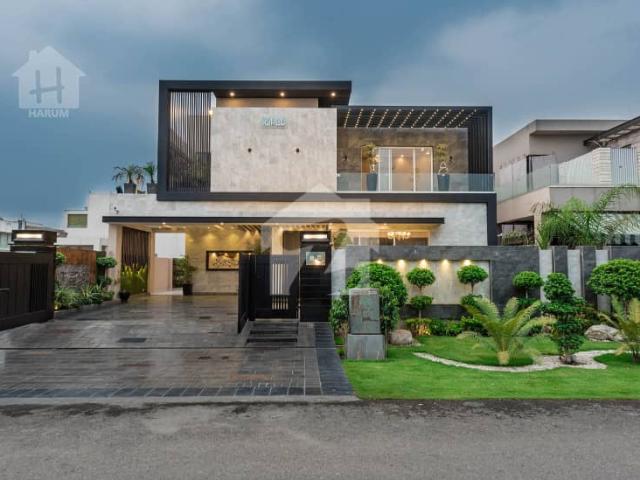 Owner build like brand new modern house for sale